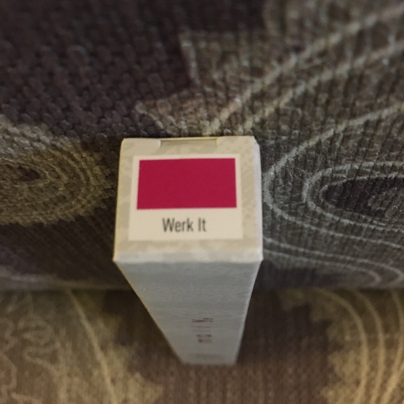 Mally Intense Color Lip Gloss - Picture 2 of 2